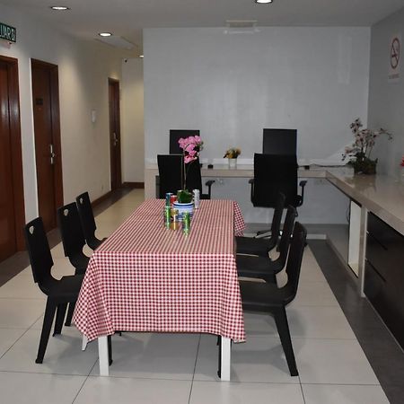 Wl Hotel Kampung Baharu Sungai Buluh Ngoại thất bức ảnh